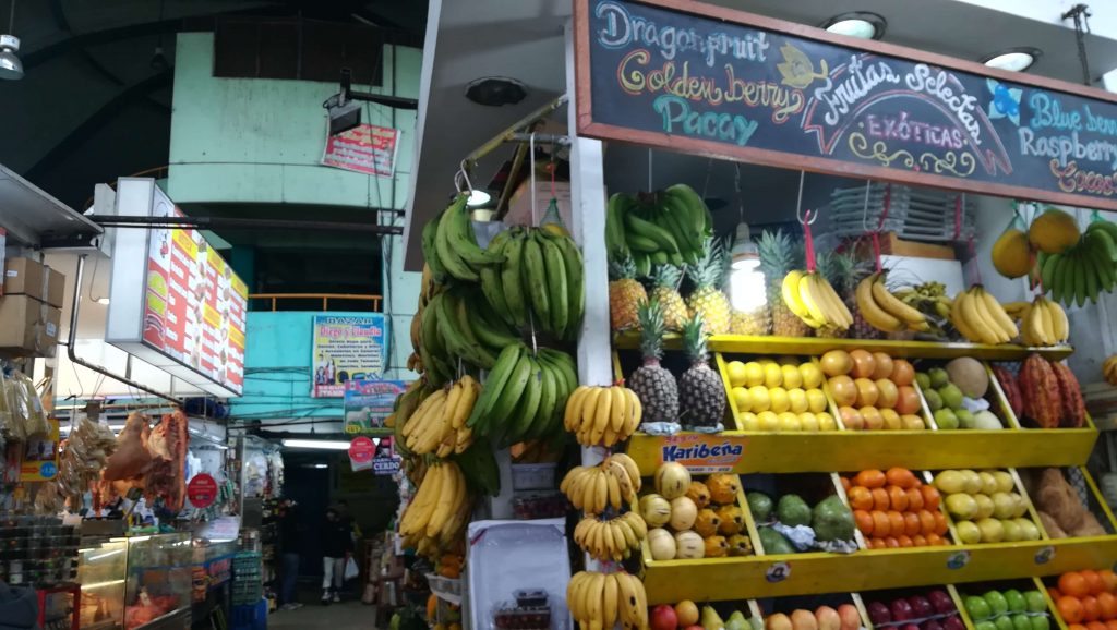 mercado fruta en puno perú